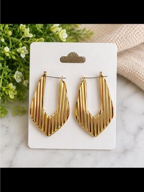 Gold Tone Ribbed Geometric Open Hoop Statement Earrings